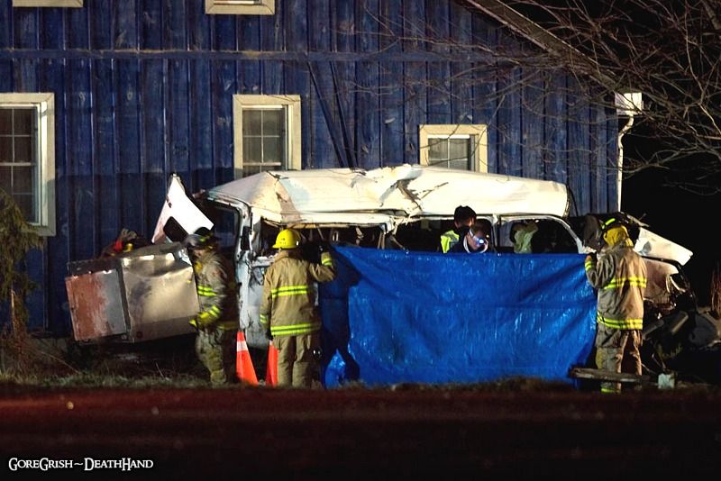 11-dead-migrant-worker-van-truck-crash7-Ontario-Canada-feb6-12.jpg