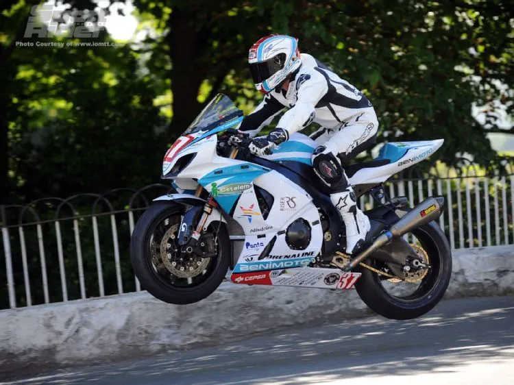 146_1106+2011_isle_of_man_tt_wallpaper_images_17+.webp