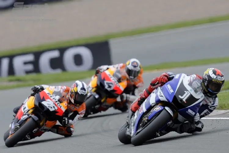 146_1107+2011_sachsenring__motogp_factory_yamaha_03+.webp