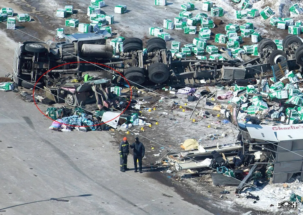 15-dead-jr-hockey-team-bus-truck-crash-5-Tisdale-Sask-CA-apr-6-18.webp