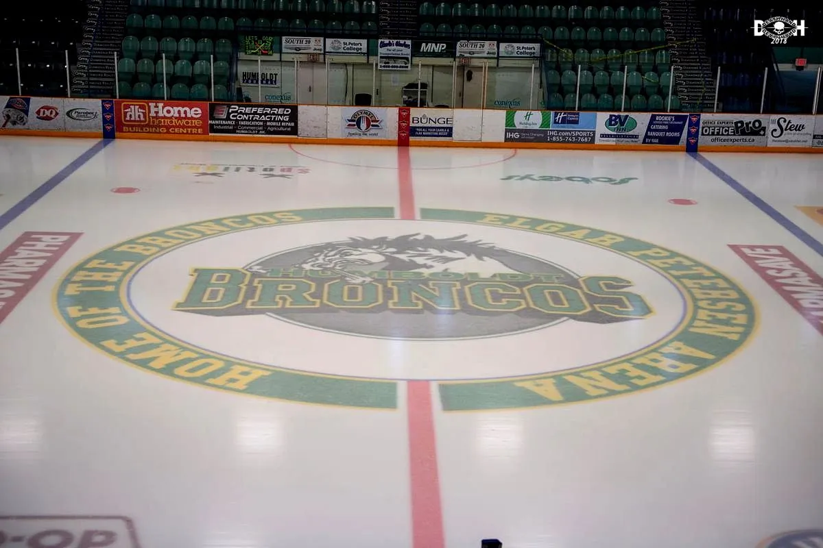 15-dead-jr-hockey-team-bus-truck-crash-9-Tisdale-Sask-CA-apr-6-18.webp