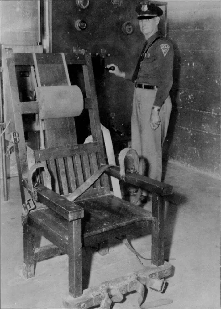 160628-oklahoma-electric-chair-1_c6f9e06722d0a9a81083480bcd28cc4b.nbcnews-ux-2880-1000.webp