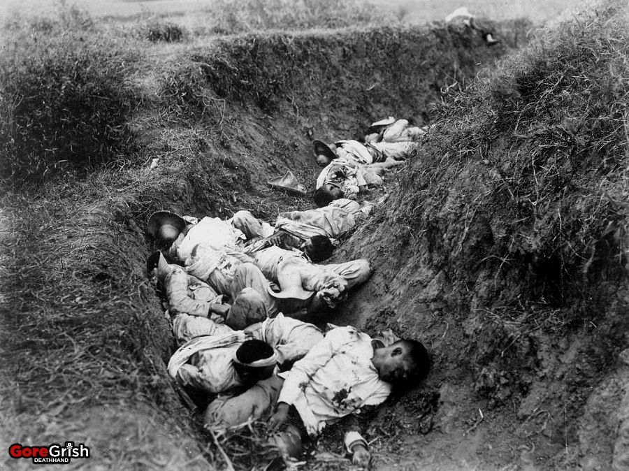 1st-day-of-war-dead-filippino-soldiers10-American-Philippine-War.jpg