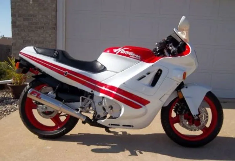 2 1982 cbr600.jpg