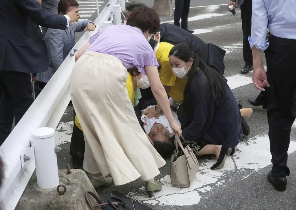 2022-07-08T032815Z_736676560_RC2F7V992JRN_RTRMADP_3_JAPAN-ABE_t2wp1v.webp