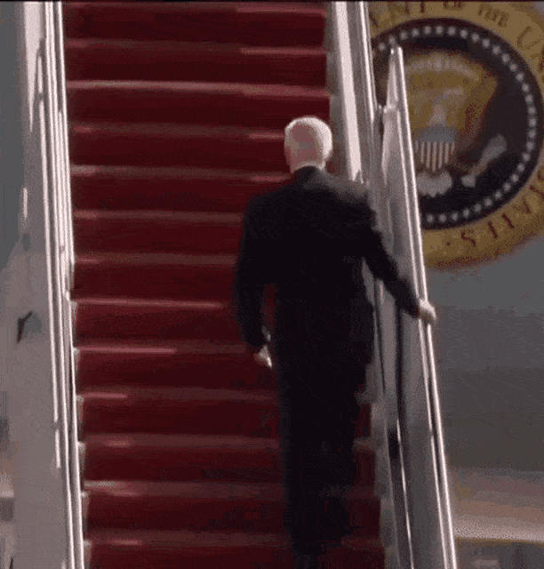20A4E4B1-63BE-4C38-887B-9F4D0FD31CF2.gif