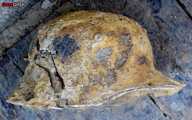 21-german-buried-soldiers-1918-unearthed1-France-2012.webp