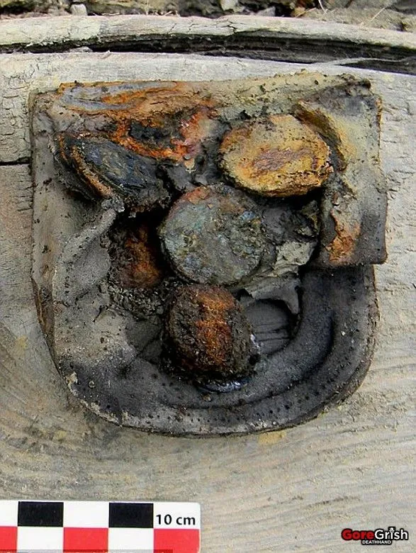 21-german-buried-soldiers-1918-unearthed14-France-2012.webp