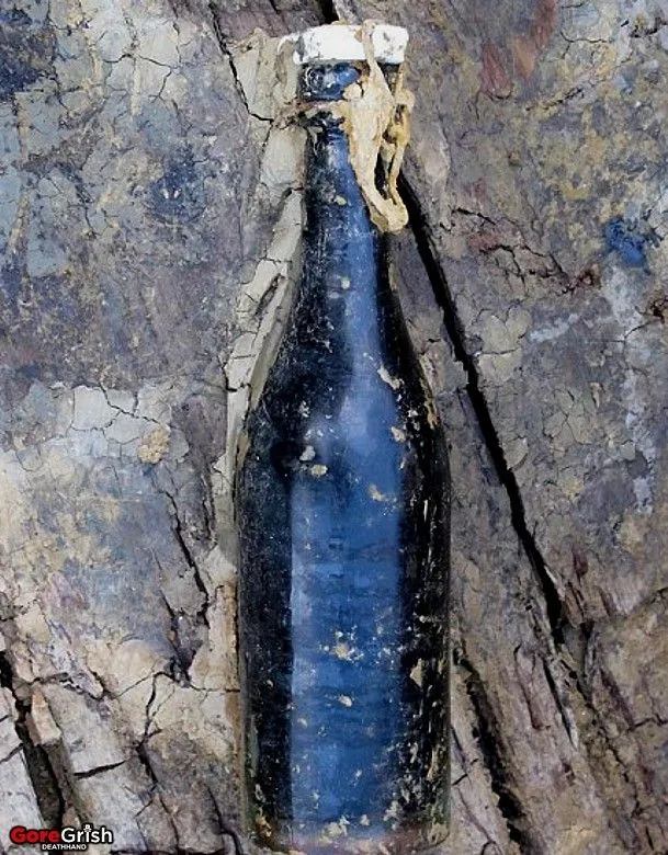 21-german-buried-soldiers-1918-unearthed15-France-2012.webp