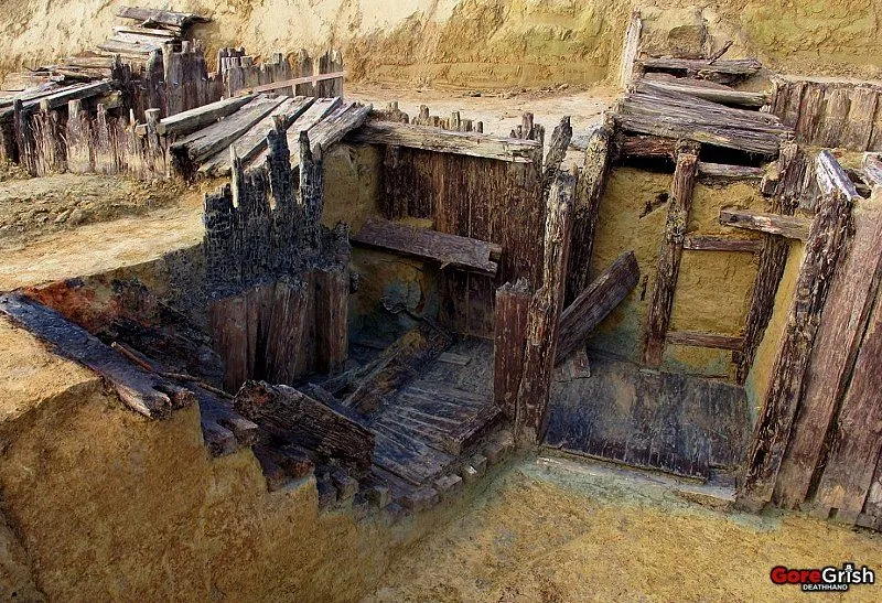 21-german-buried-soldiers-1918-unearthed2-France-2012.webp
