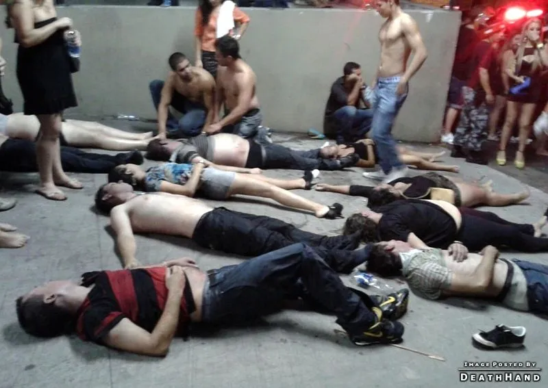230+-die-in-nightclub-fire5-Santa-Maria-BR-jan27-13.webp
