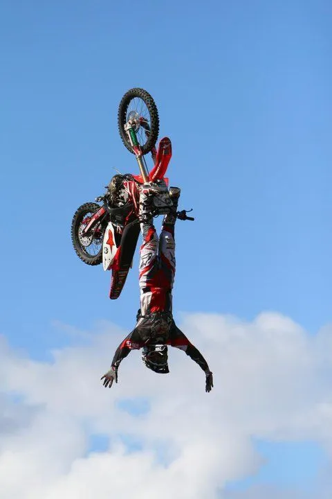 36761_110968232286165_110565715659750_68743_5081072_n.webp