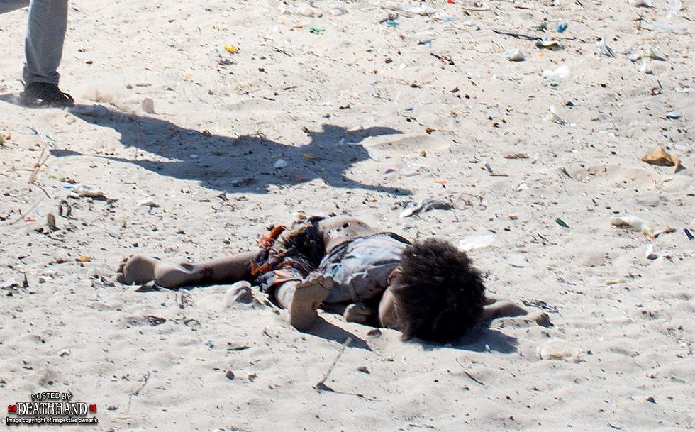 4-kids-killed-when-israeli-warship-shells-beach-10-Gaza-City-jul16-14.jpg