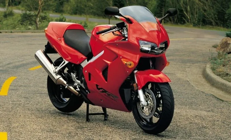 5 1998 Interceptor vfr800.jpg