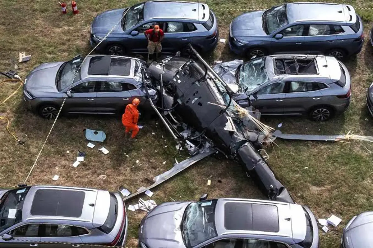 6 dead, 2 helicoptersw collide over Rio 1 June 14 2026.webp