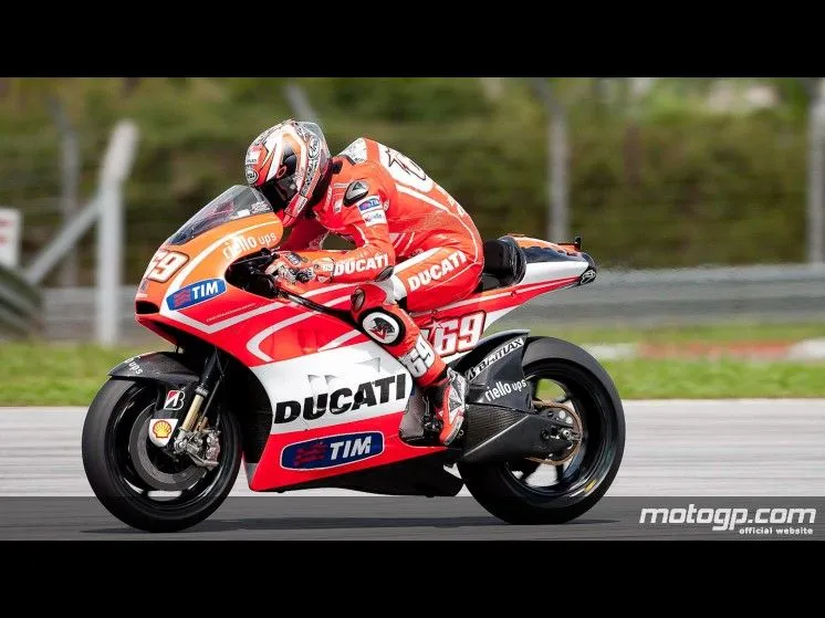 69hayden_049_t04_hayden_action_slideshow.webp