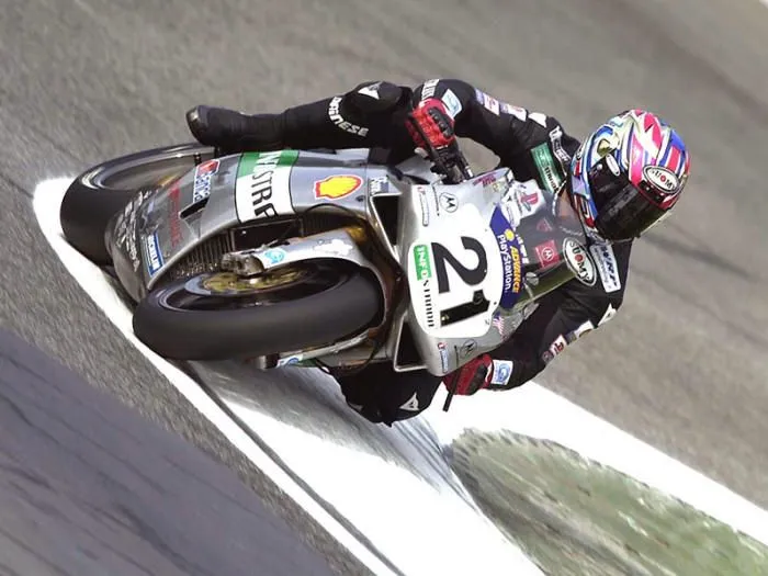 998 sbk 2001 bayliss imola.webp