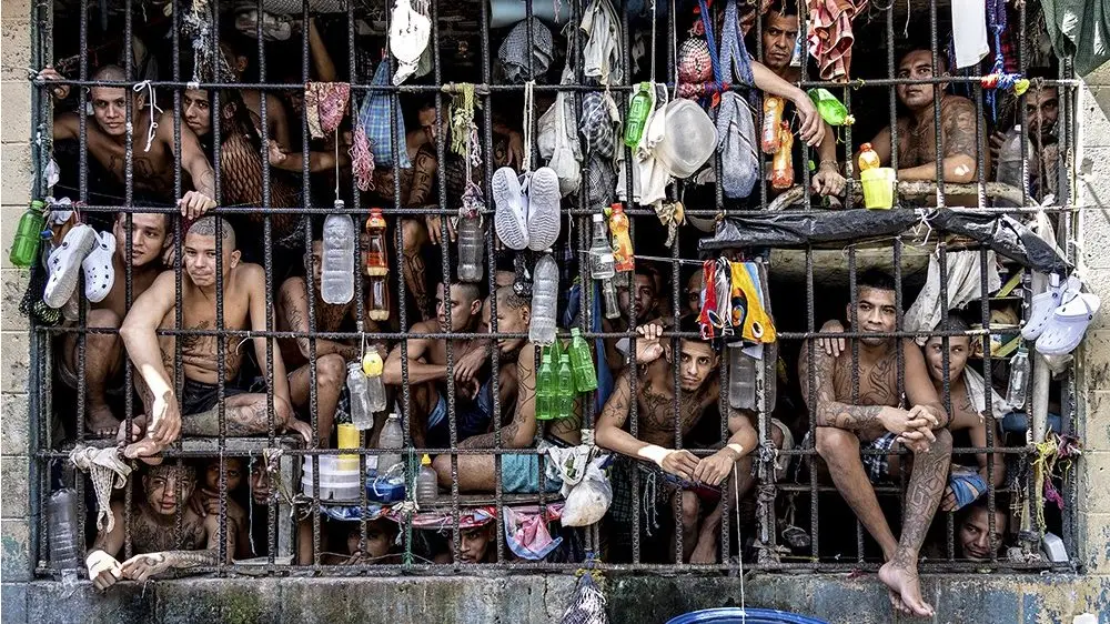 _111924856_001-bbccovid19-elsalvadorprisons.webp