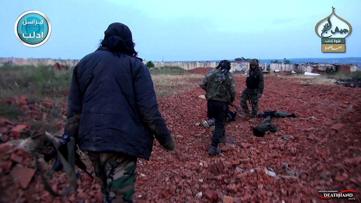 al-nusrah-front-coalition-fighters-take-out-syrian-army-positions-8-Idlib-SY-apr-27-15.jpg