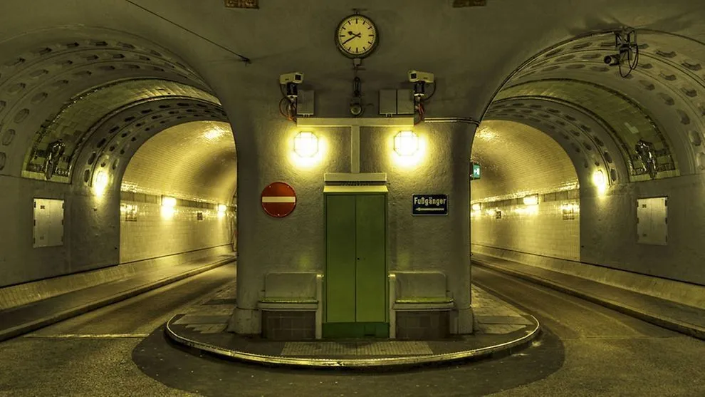 alter-elbtunnel-bild--5-.webp
