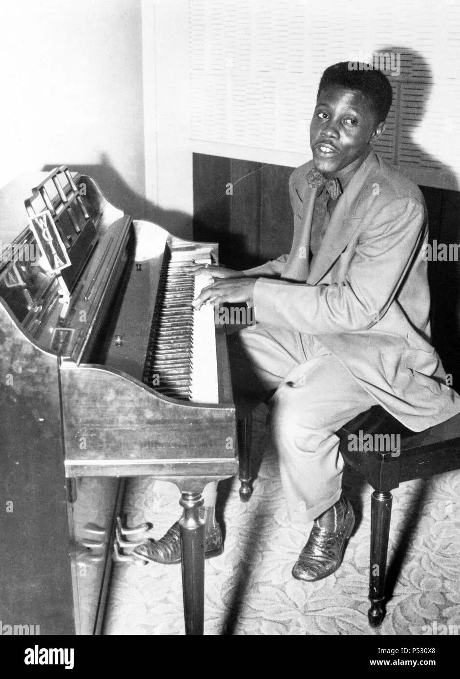 american-rhythm-and-blues-singer-johnny-ace-P530X8.webp
