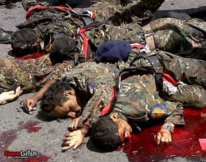 aq-suicide-bomber-kills-soldiers10-Sanna-Yemen-may21-12.jpg