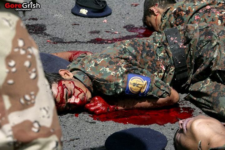 aq-suicide-bomber-kills-soldiers14-Sanna-Yemen-may21-12.jpg