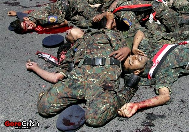 aq-suicide-bomber-kills-soldiers17-Sanna-Yemen-may21-12.jpg