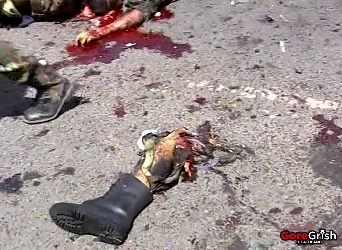 aq-suicide-bomber-kills-soldiers18-Sanna-Yemen-may21-12.jpg