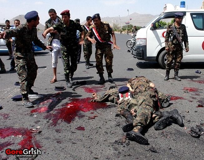 aq-suicide-bomber-kills-soldiers2-Sanna-Yemen-may21-12.jpg