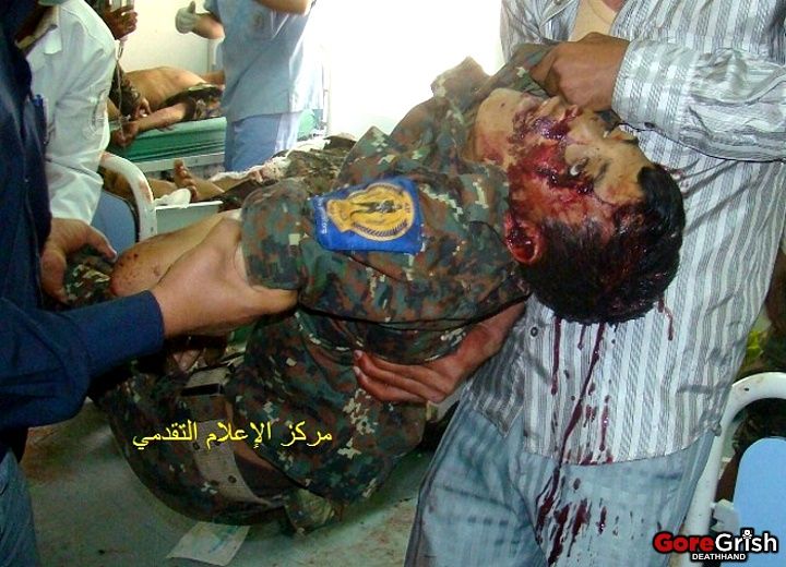 aq-suicide-bomber-kills-soldiers31-Sanna-Yemen-may21-12.jpg