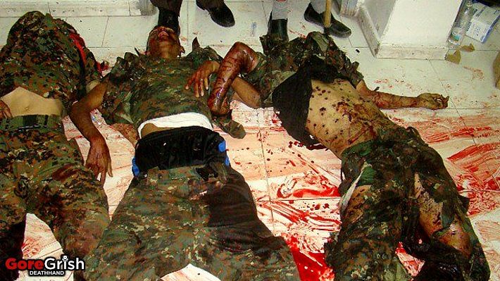 aq-suicide-bomber-kills-soldiers32-Sanna-Yemen-may21-12.jpg