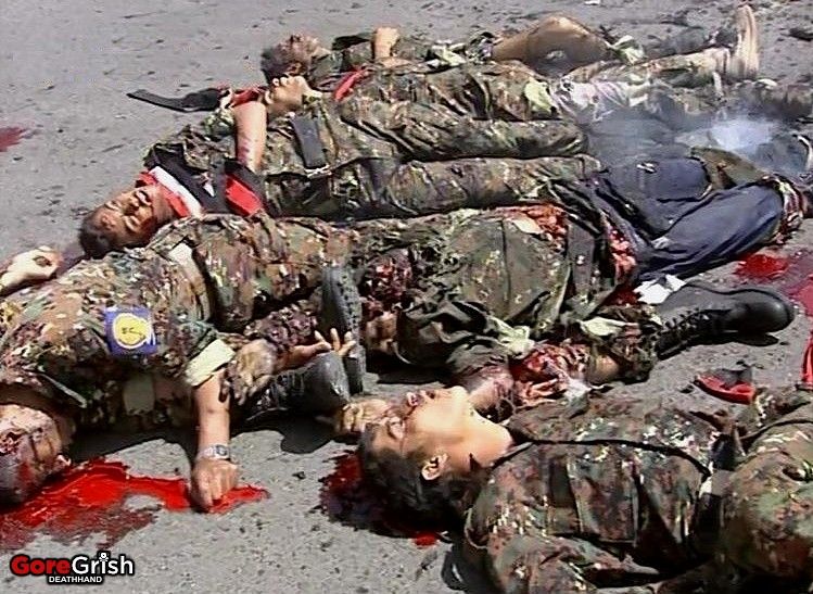 aq-suicide-bomber-kills-soldiers4-Sanna-Yemen-may21-12.jpg