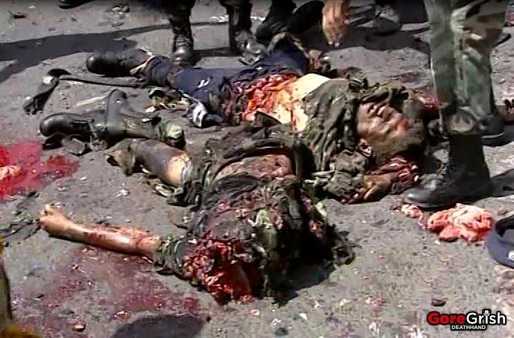 aq-suicide-bomber-kills-soldiers9-Sanna-Yemen-may21-12.jpg