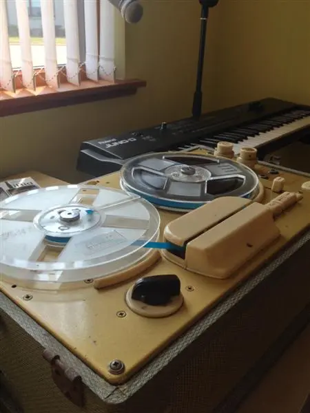 Audio gear 557 (Medium).webp