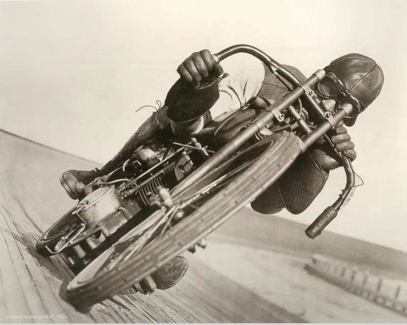 Boardtrackaction.webp