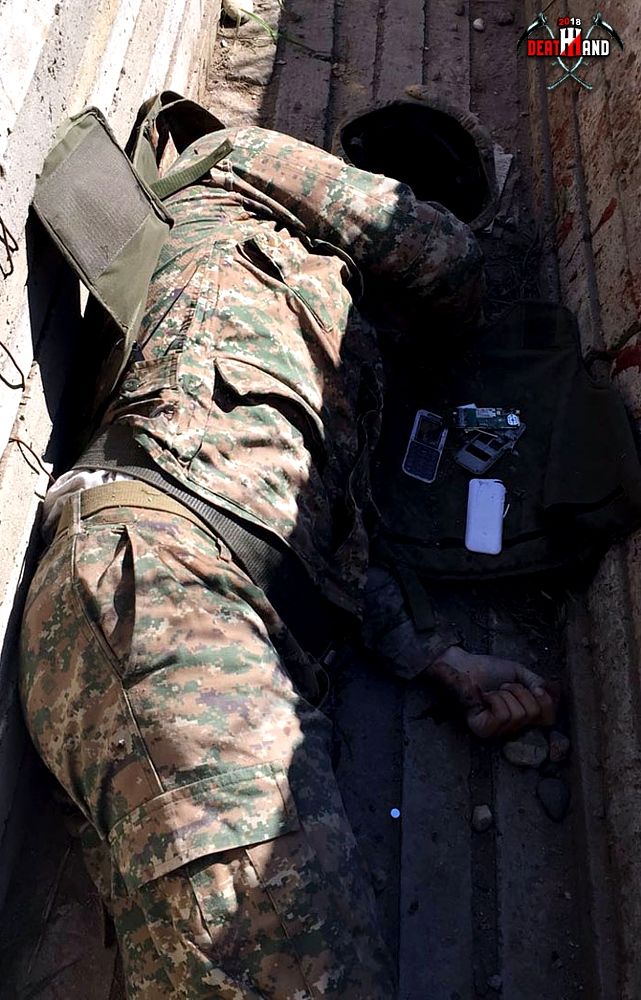 bodies-of-dead-Armenian-soldiers-officers-after-Azerbaijani-offensive-8-Karabakh-AZ-apr-4-16.jpg