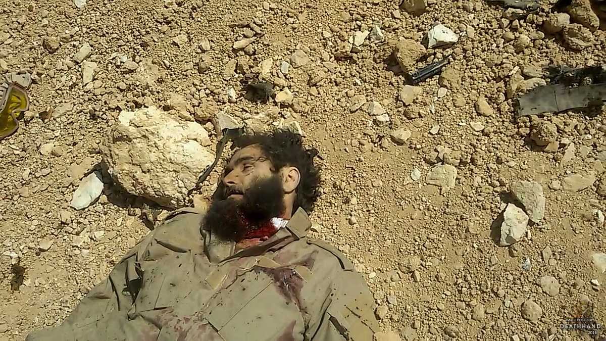 bodies-of-isis-urbek-fighters-from-russia-killed-by-army-in-ambush-1-Palmyra-SY-may-20-15.jpg