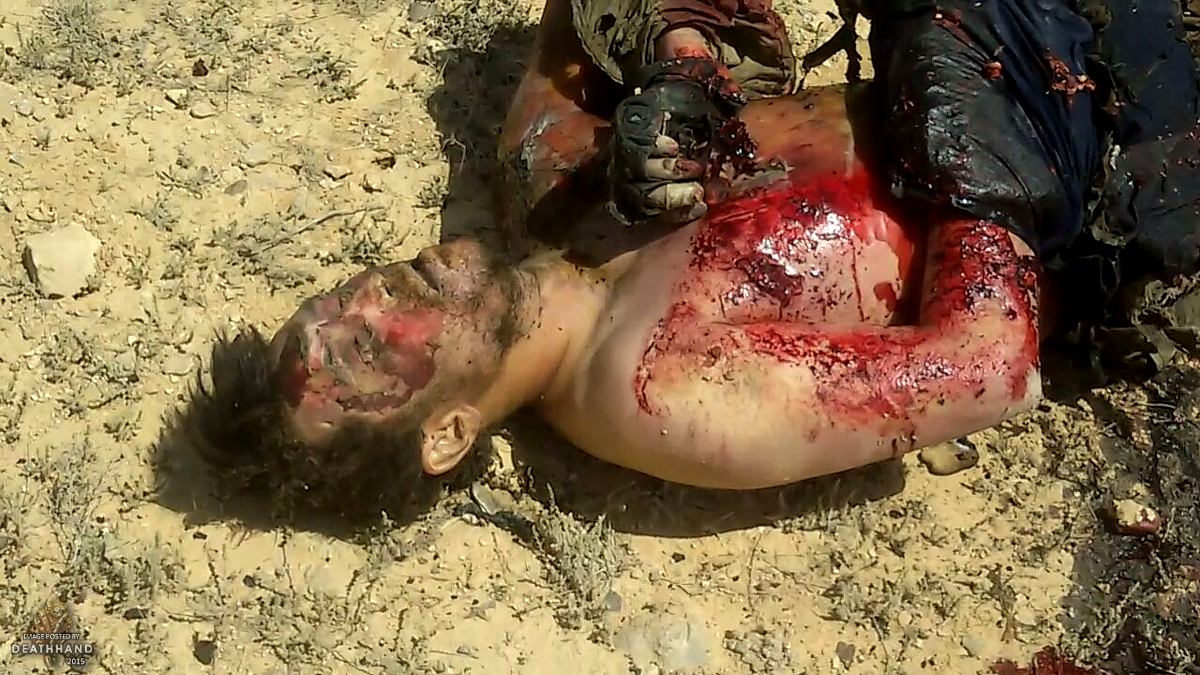 bodies-of-isis-urbek-fighters-from-russia-killed-by-army-in-ambush-4-Palmyra-SY-may-20-15.jpg