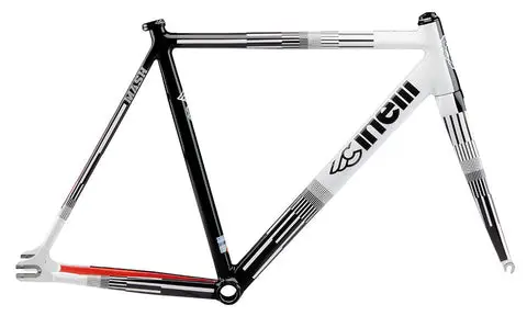 Brotures_1_2_cinelli-mash-parallax-04_480x480.webp