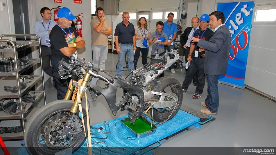buckler00_motorland_01_slideshow_169.webp