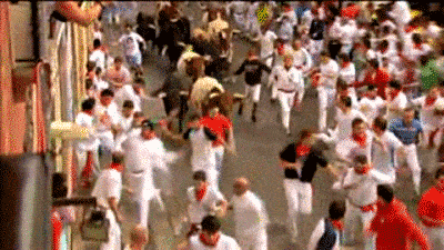 bulls run.gif