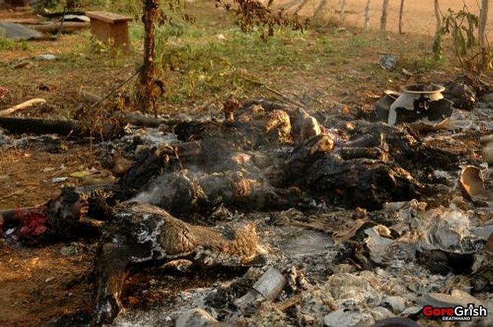 burned-tamil-civilians1-Sri-Lanka-early2009.jpg