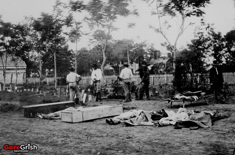 burying-dead-soldiers-Fredericksburg-VA-May-1864.jpg