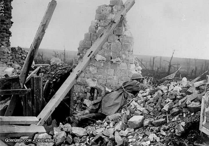canadian-soldier-Longueval-Somme.jpg