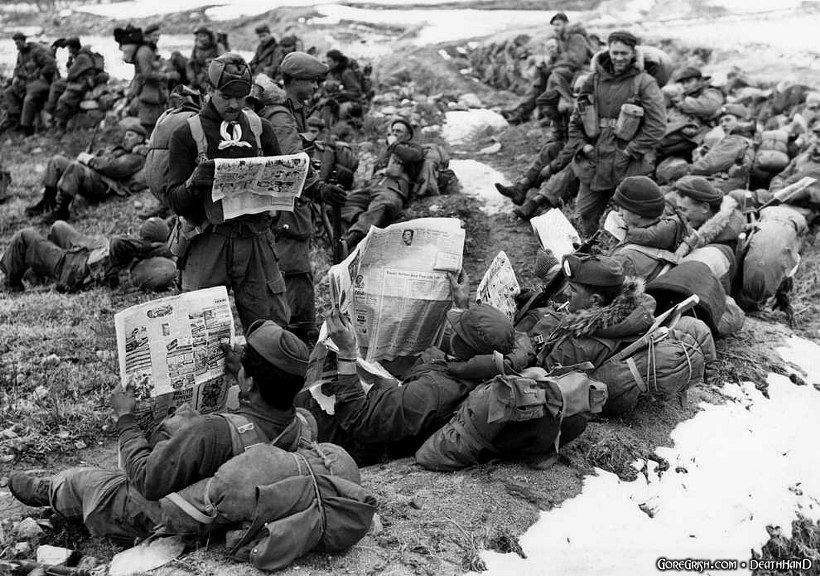 canadian-soldiers-wait-for-orders-Korea-feb29-51.jpg