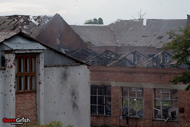 chechen-school-siege-after1-Beslan-N-Ossetia-sep3-04.jpg