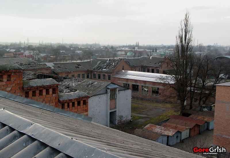 chechen-school-siege-after14-Beslan-N-Ossetia-sep3-04.jpg