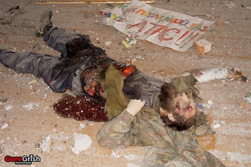 chechen-school-siege19-Beslan-N-Ossetia-sept2004.jpg