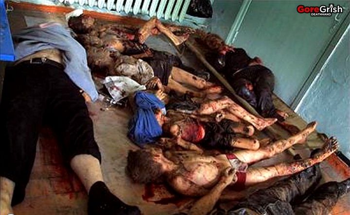 chechen-school-siege31-Beslan-N-Ossetia-sept2004.jpg